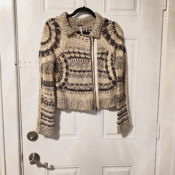 * RARE FIND* Free People Crochet Moto Jacket in Midnight Combo (white). … - Picture 4 of 10